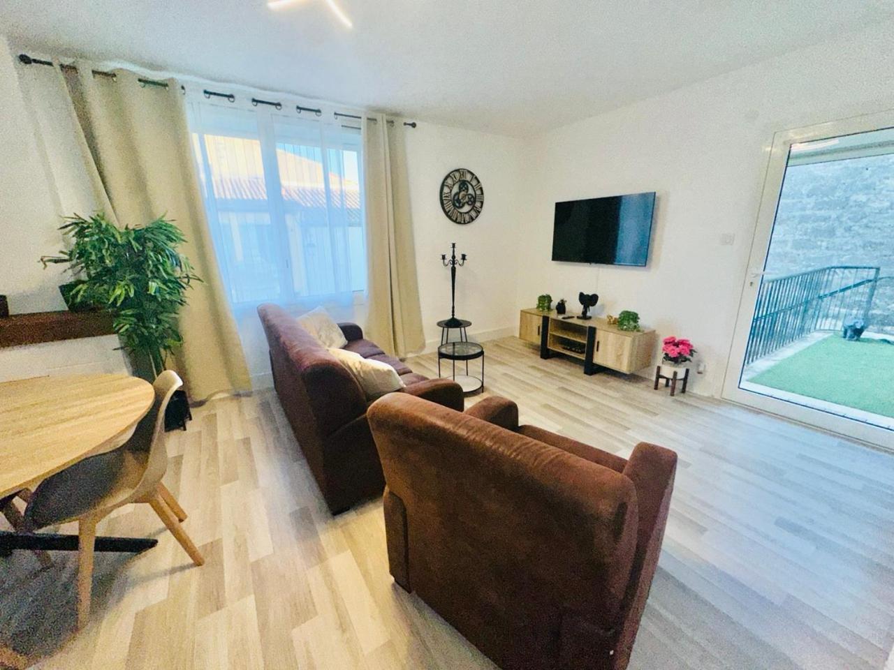 Les Appartements Du Mas - Rose Marie Aigues-Mortes Bagian luar foto