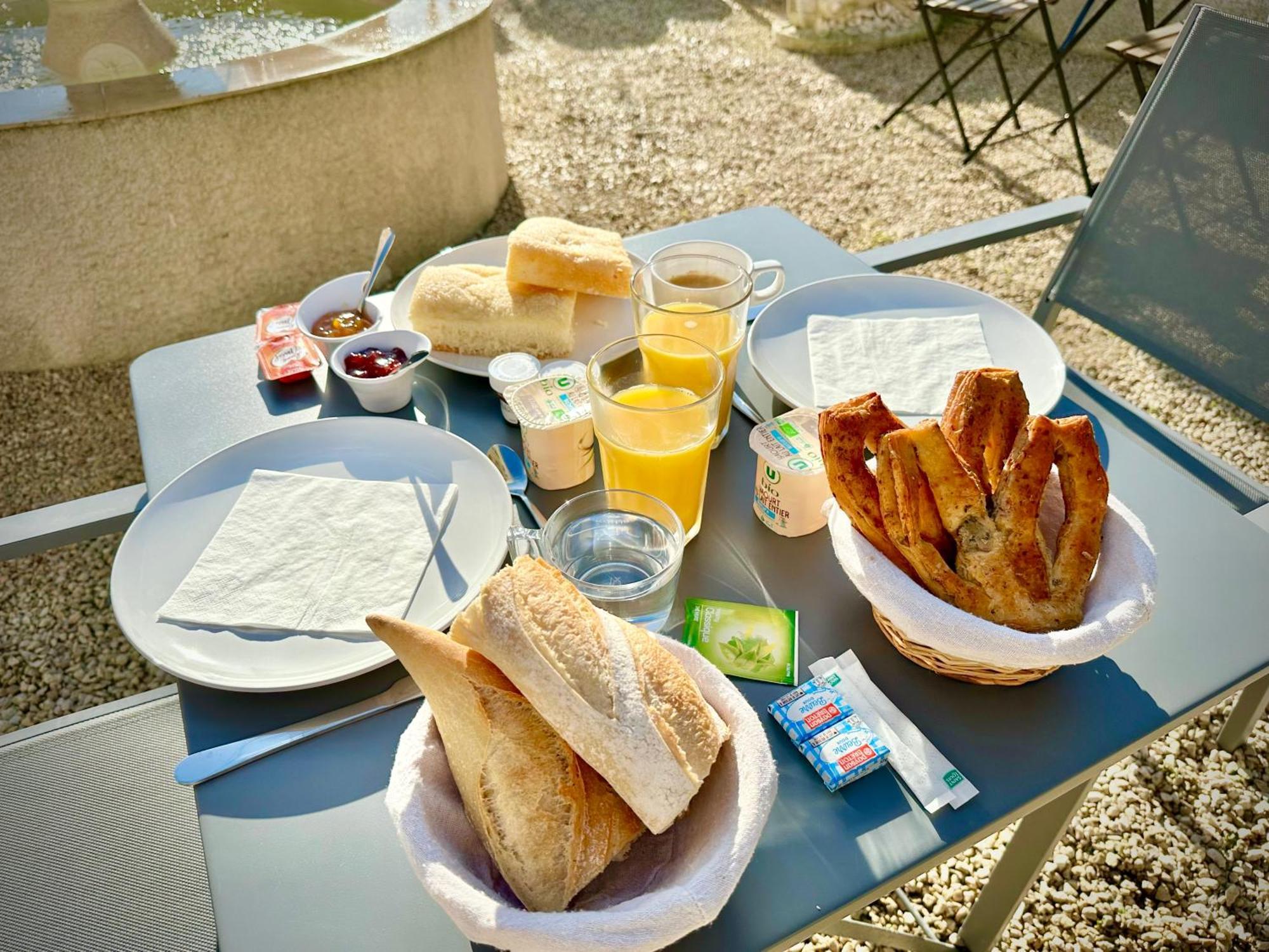 Les Appartements Du Mas - Rose Marie Aigues-Mortes Bagian luar foto