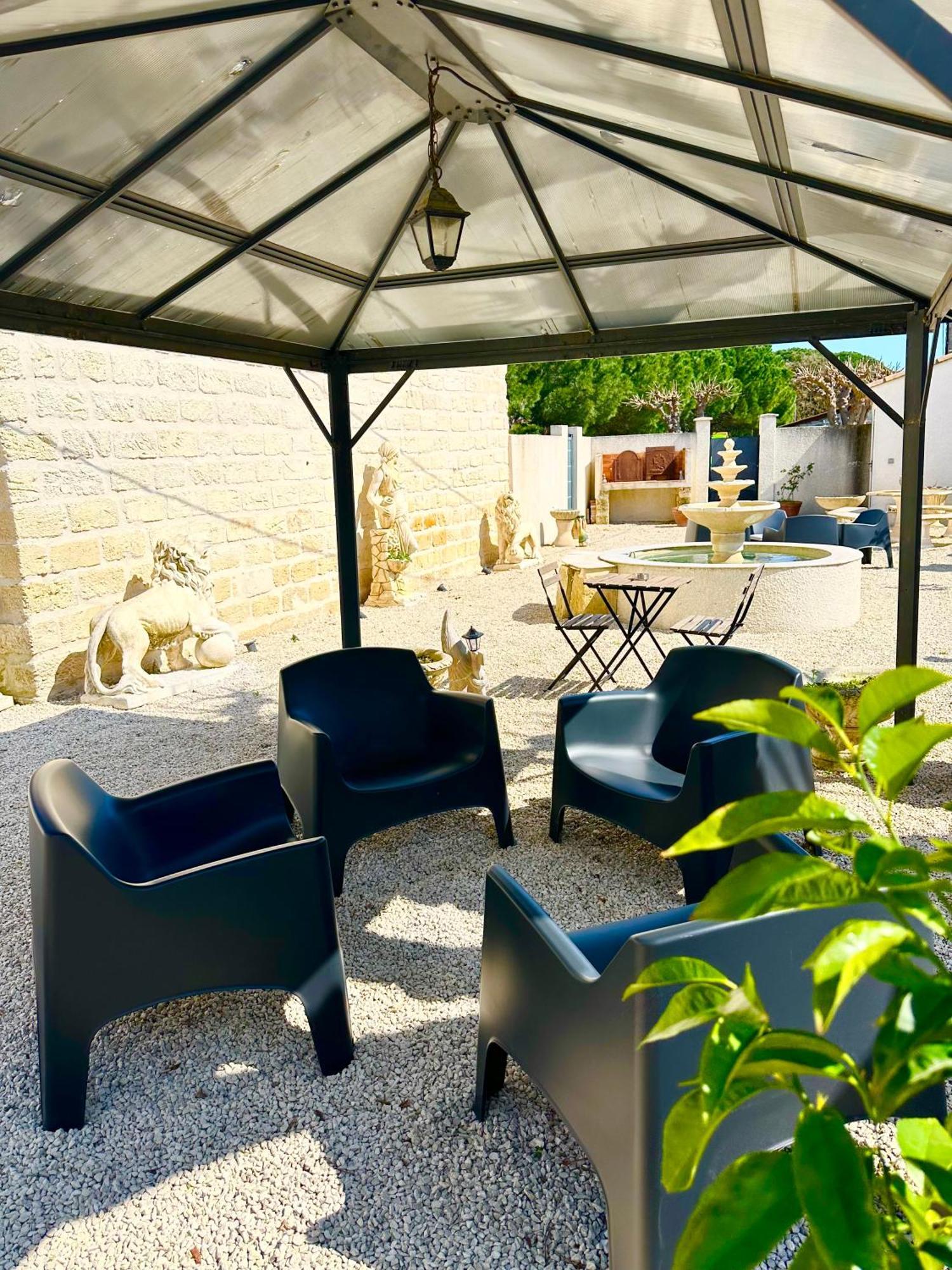 Les Appartements Du Mas - Rose Marie Aigues-Mortes Bagian luar foto